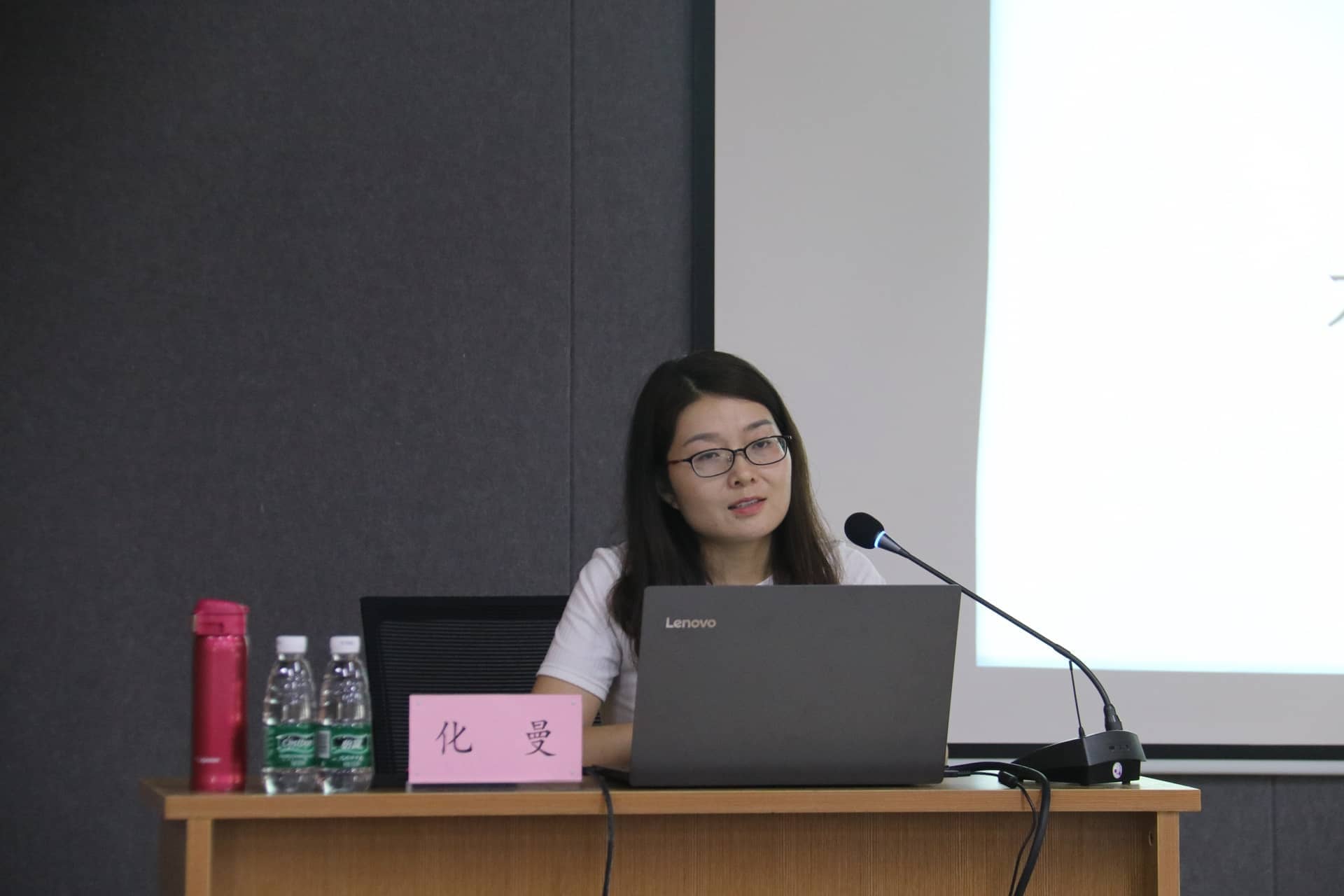 激发教育智慧  创造品牌新奇 ——做有技术、有艺术的幸福教师