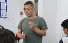 聚焦课堂主阵地 打造高水平教师团队