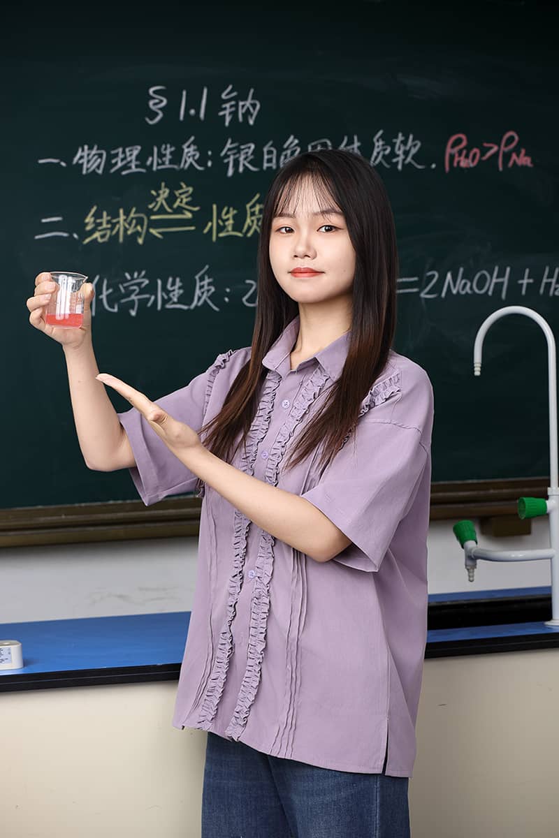 李波潭