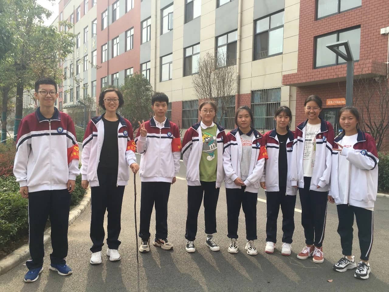 志愿者——新奇中学鲜艳的色彩