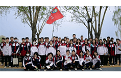 春光盈怀 共绘青春