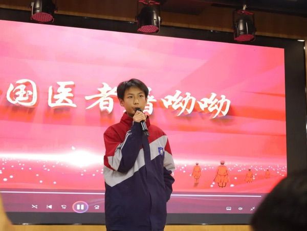 致敬科学家 争做追梦人