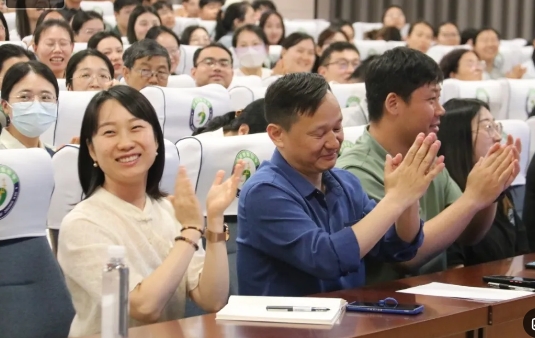 携行 AI 智慧偕行